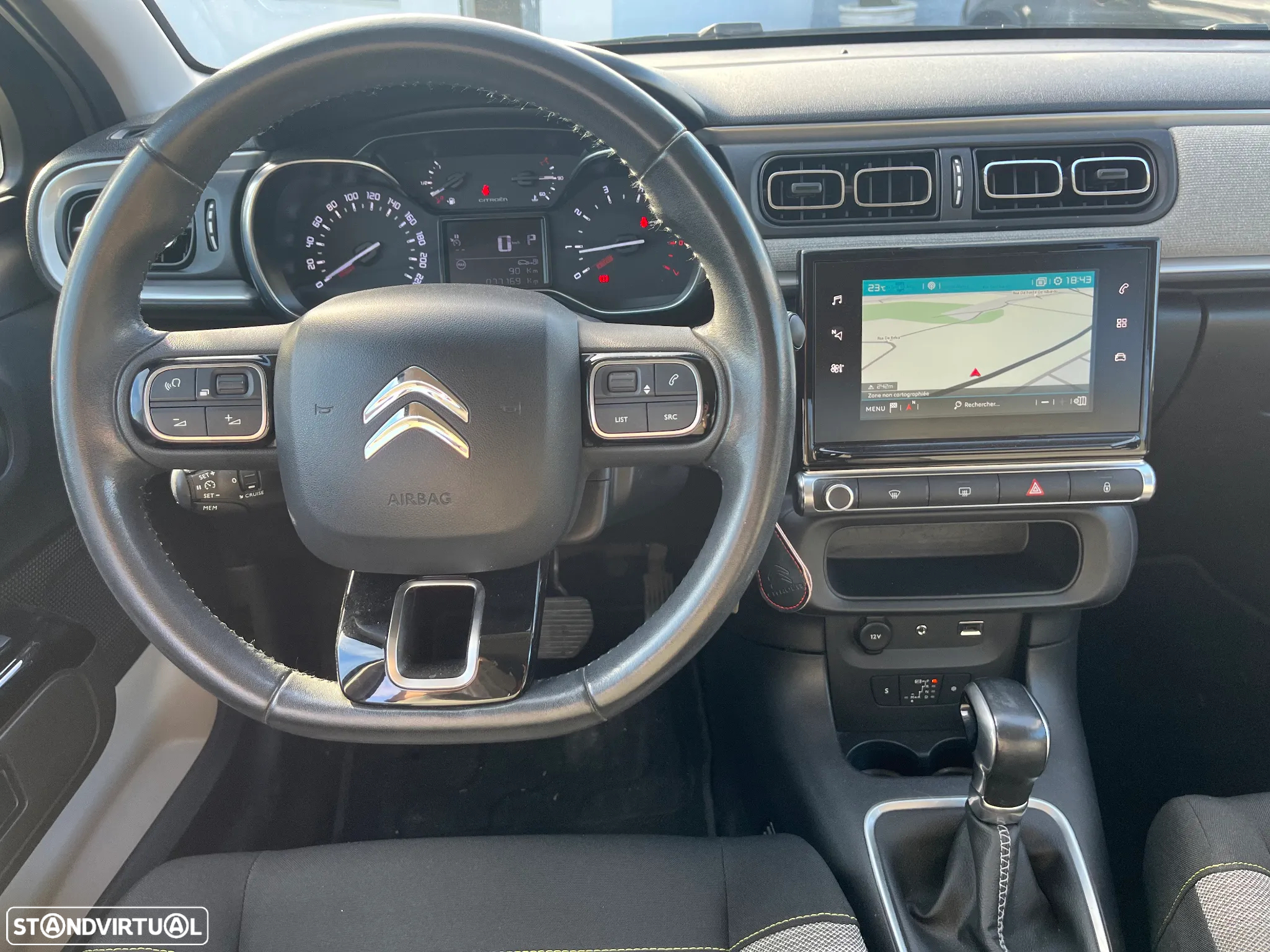 Citroën C3 1.2 PureTech Shine EAT6 - 8