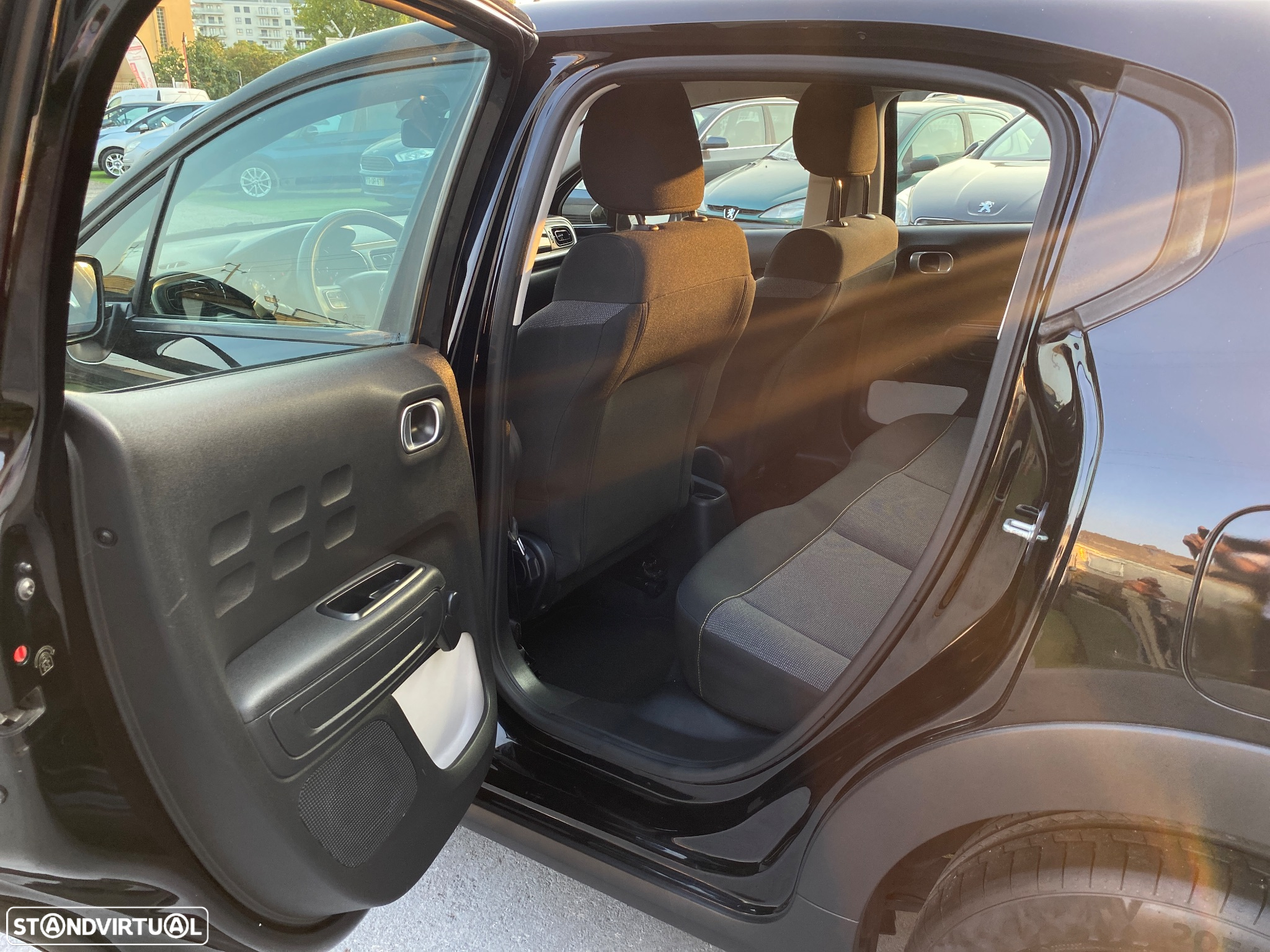 Citroën C3 1.6 BlueHDi Exclusive - 32