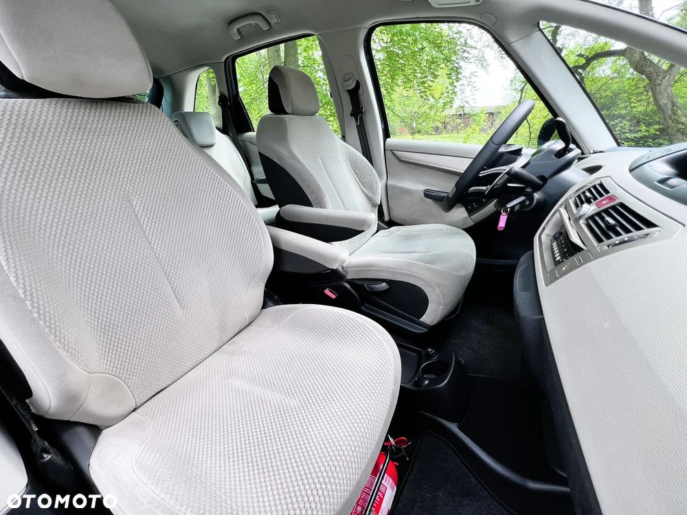 Citroën C4 Picasso - 11