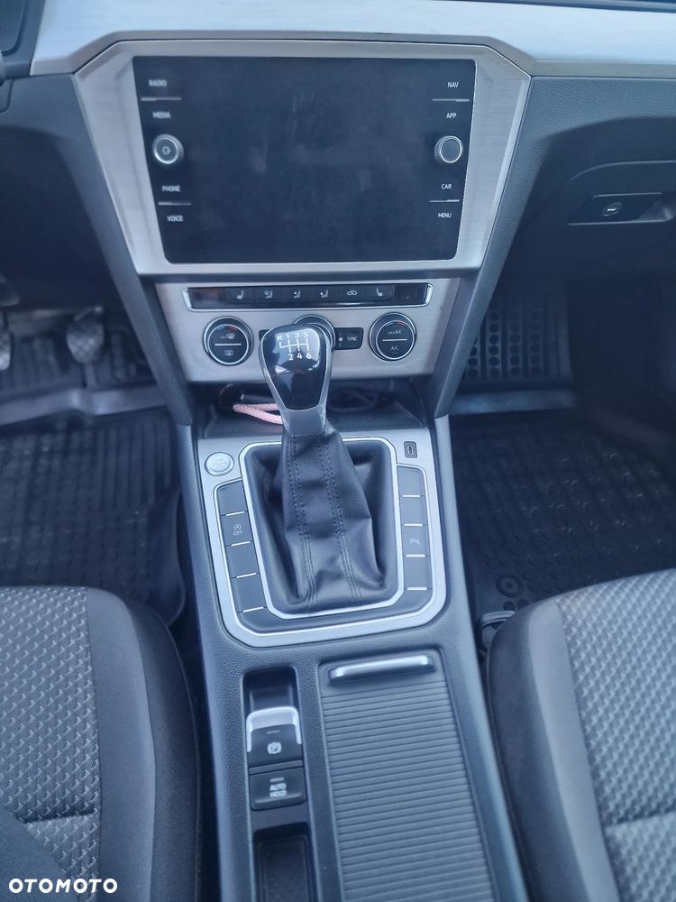 Volkswagen Passat 2.0 TDI SCR Trendline - 7