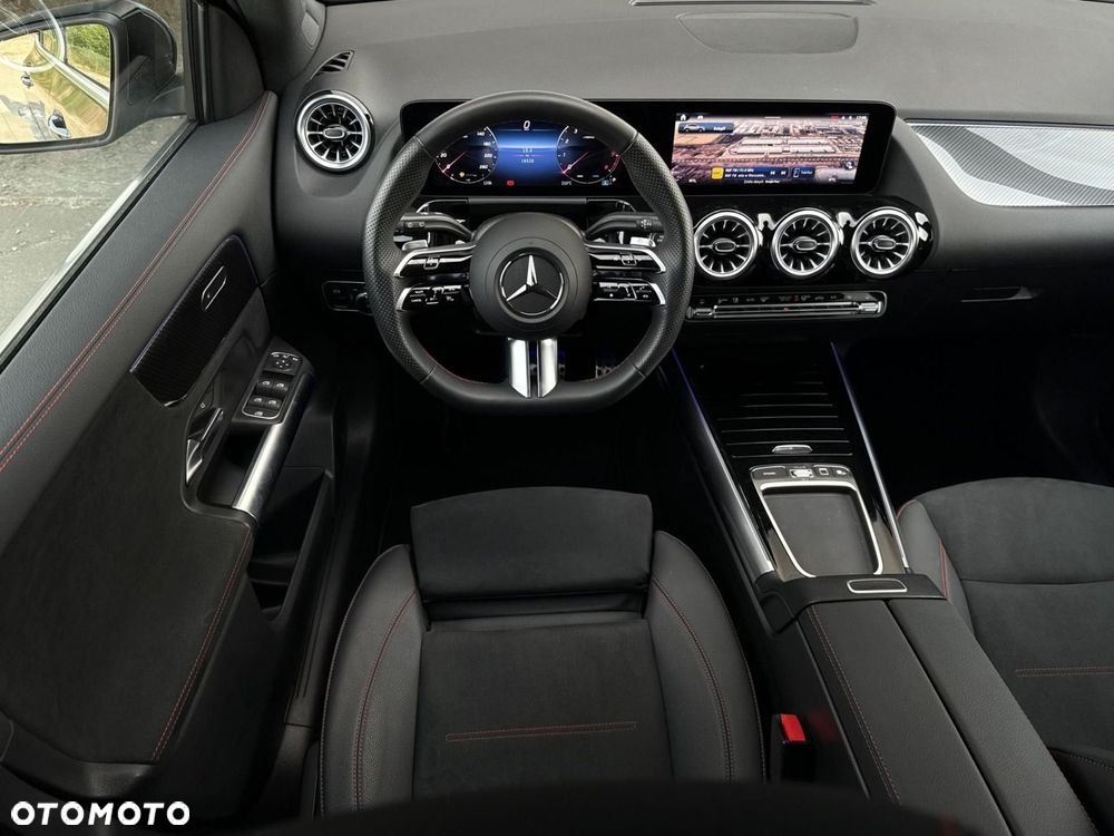 Mercedes-Benz GLA - 14