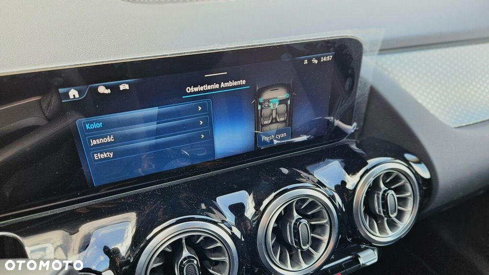 Mercedes-Benz GLA - 16