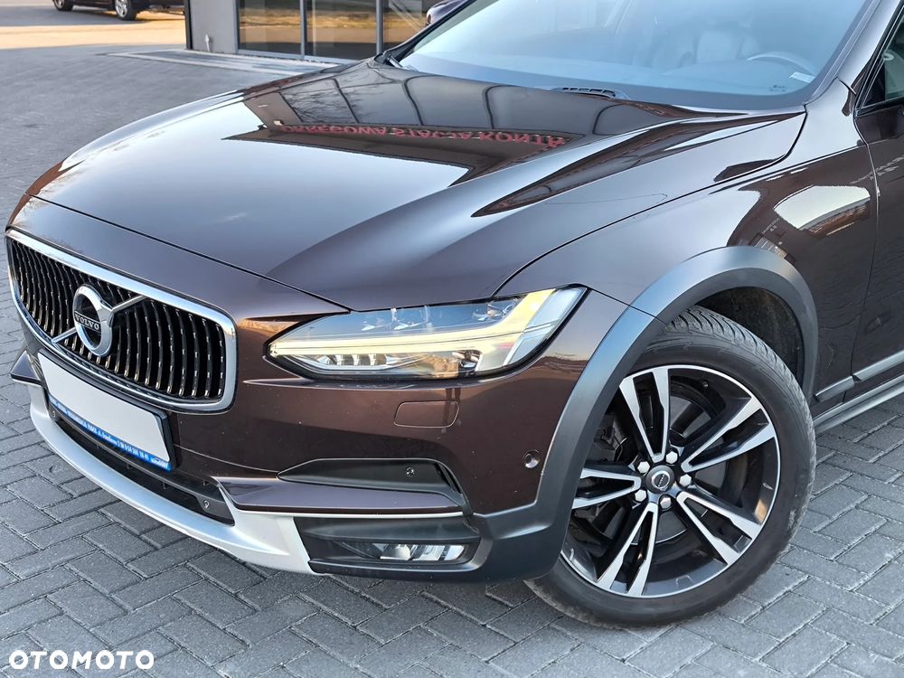 Volvo V90 Cross Country - 9