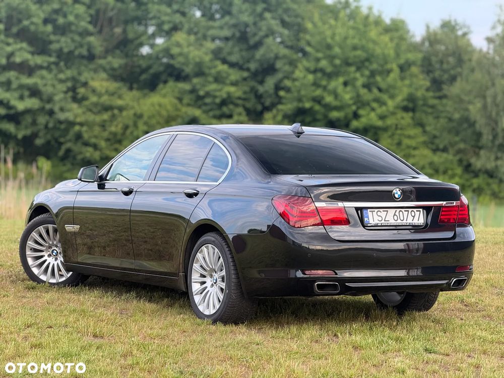 BMW Seria 7 740d - 4