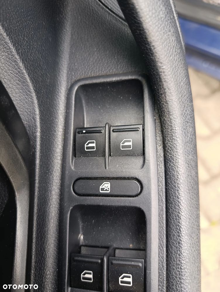 Skoda Fabia 1.2 HTP Ambiente - 10