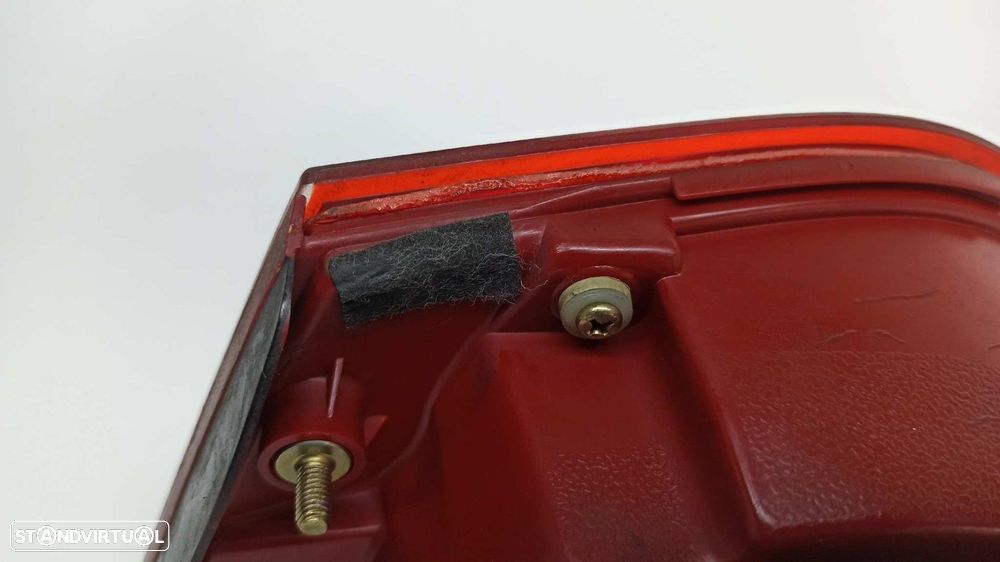 FAROLIM TRASEIRO ESQUERDO KIA OPIRUS EX - 2