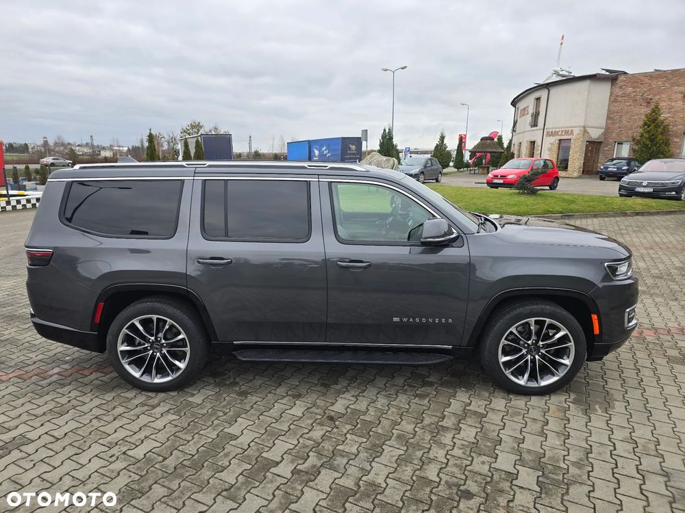 Jeep Wagoneer - 8