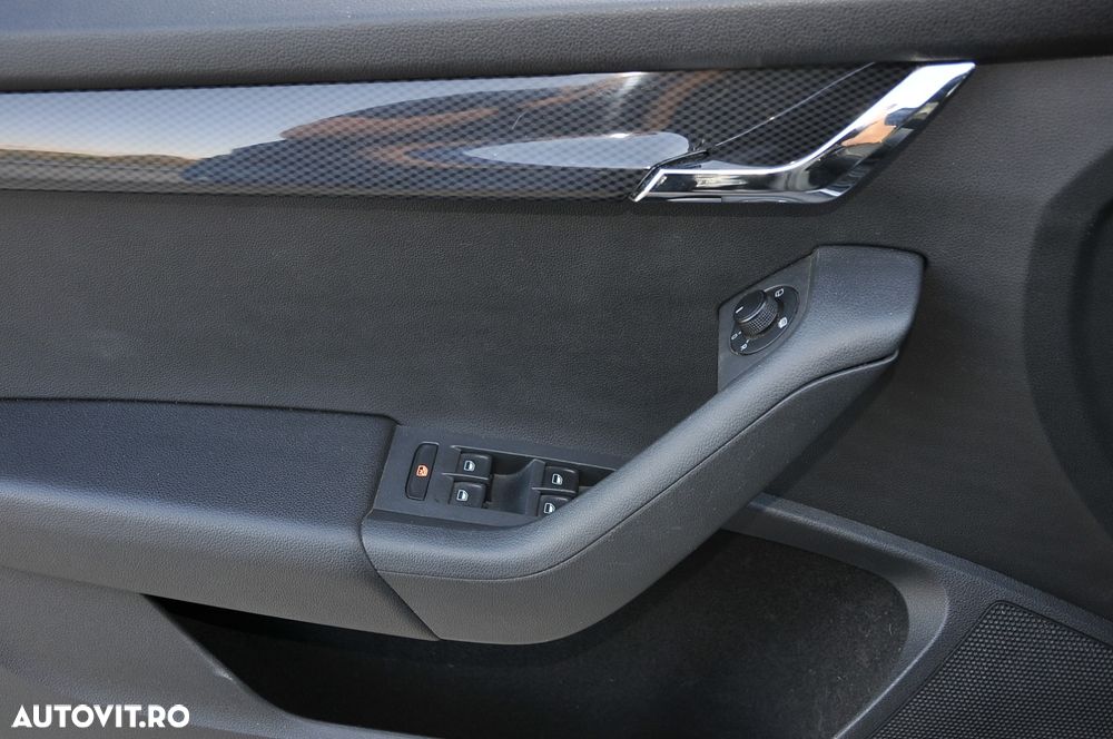 Skoda Octavia 2.0 TDI RS DSG - 20