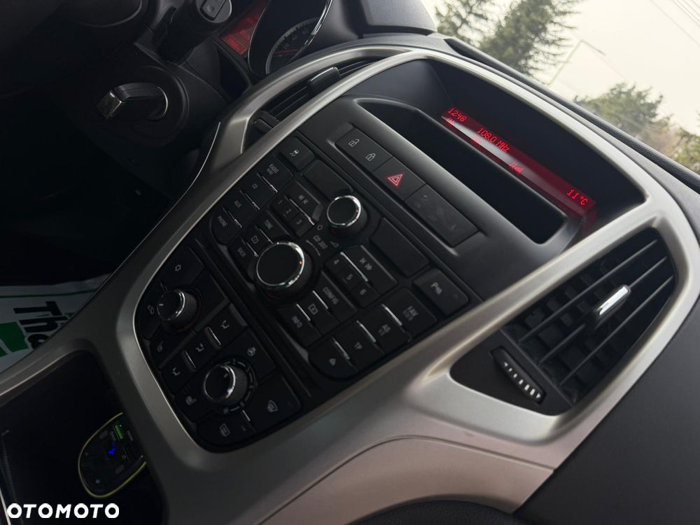 Opel Astra ver-1-4-turbo-cosmo - 21