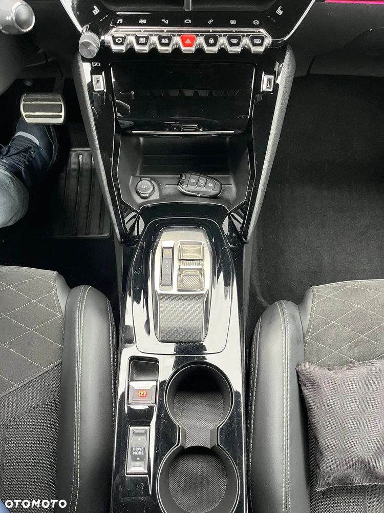 Peugeot 208 1.2 PureTech GT Line S&S EAT8 - 14