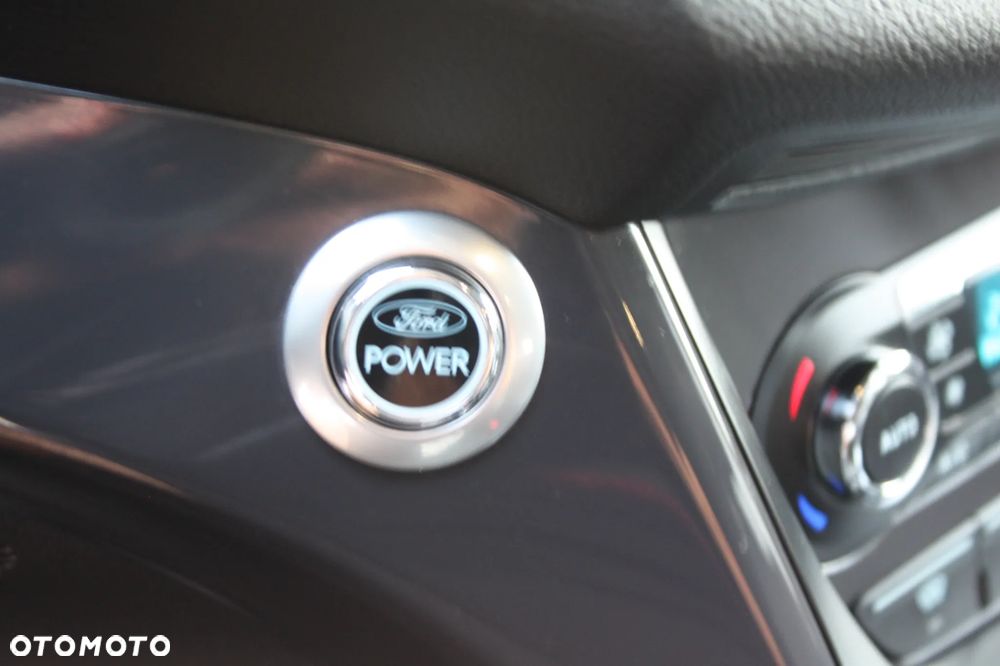 Ford Kuga 1.6 EcoBoost 2x4 Titanium - 18
