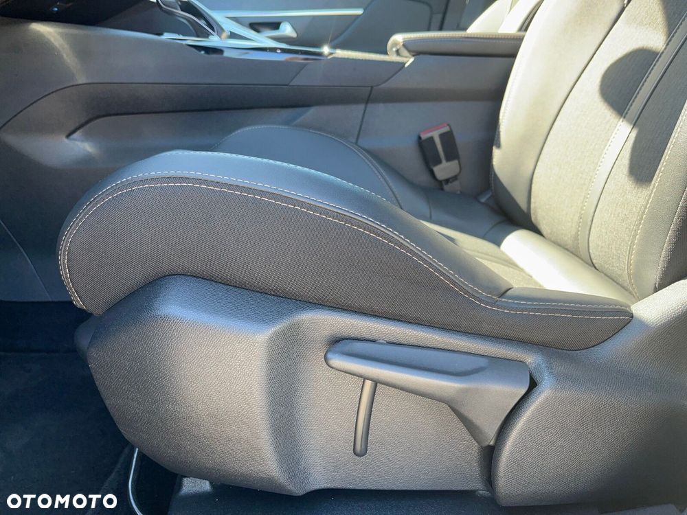 Peugeot 3008 1.6 PureTech GPF GT Line S&S EAT8 - 11