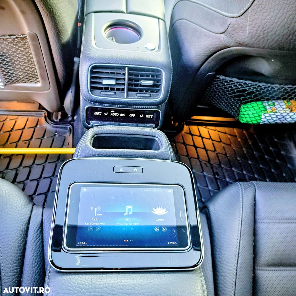 Mercedes-Benz GLS - 12