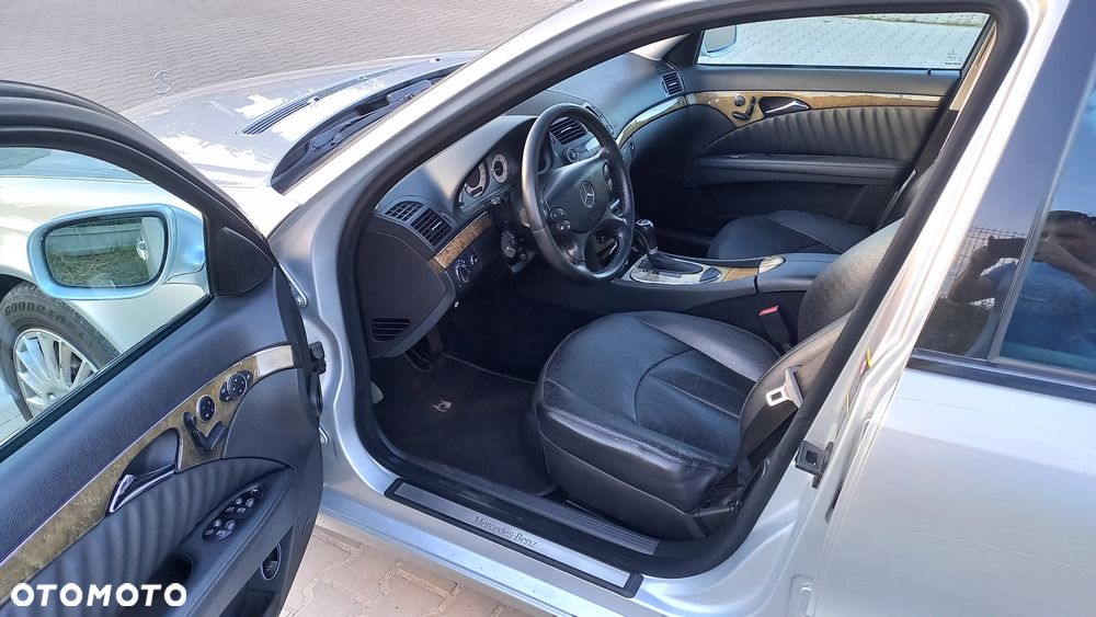Mercedes-Benz Klasa E 320 CDI 7G-TRONIC Avantgarde DPF - 12