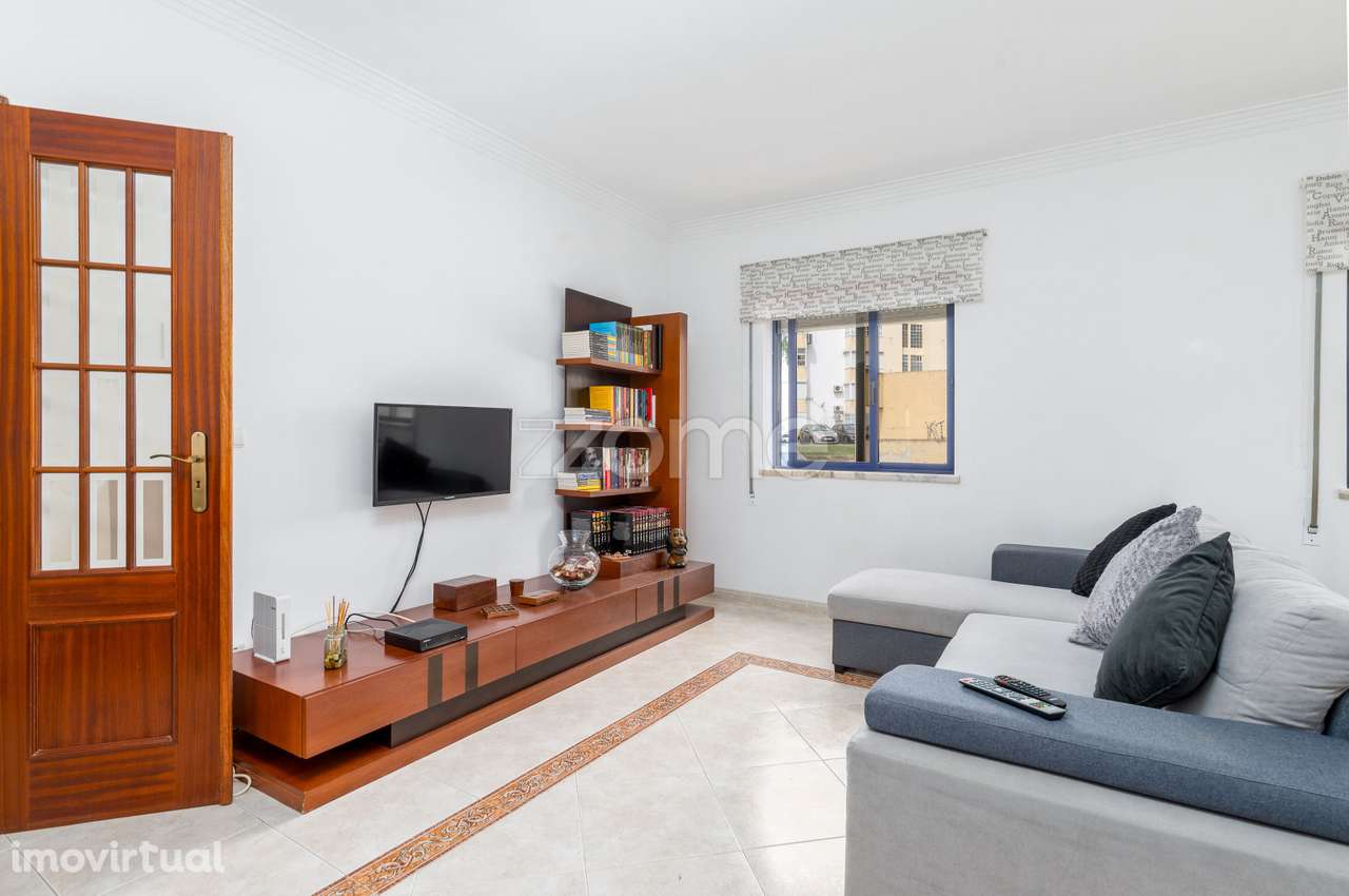 T2 No centro Moita com terraço e arrecadação - Grande imagem: 5/22