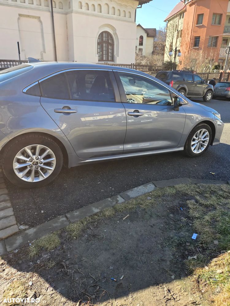 Toyota Corolla 1.6 Dynamic Plus - 3