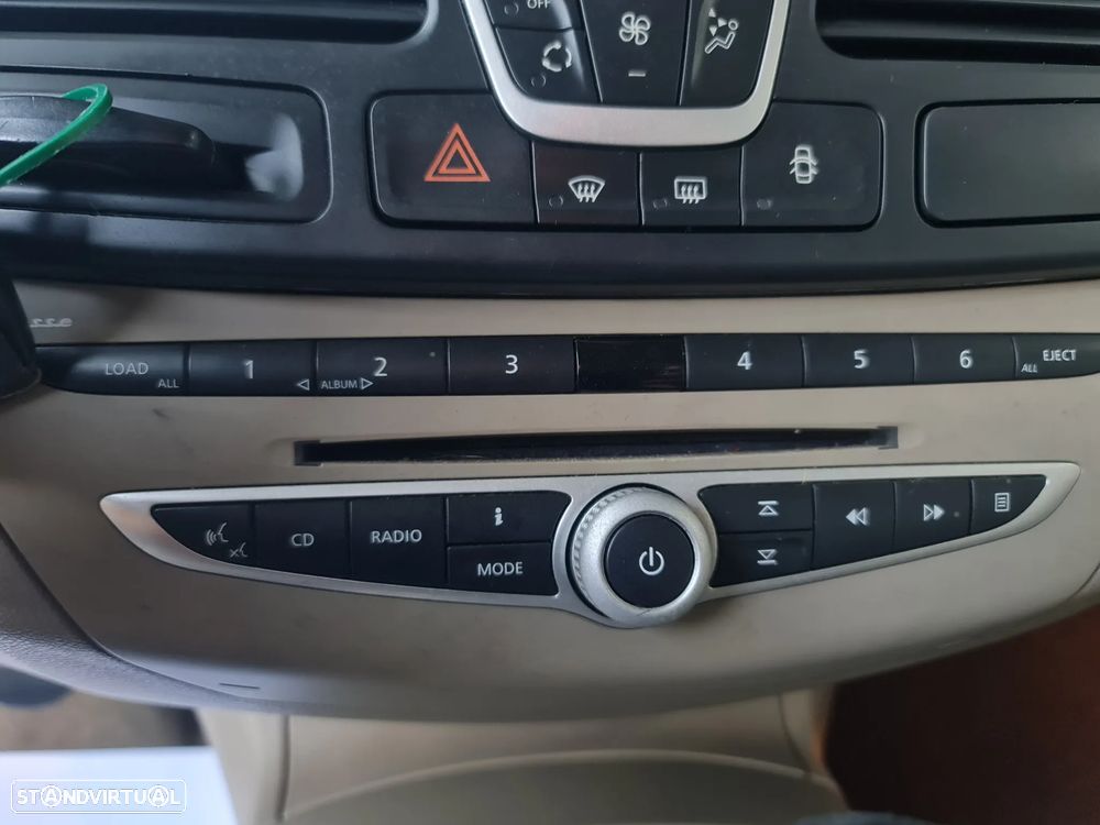 Renault Laguna 2.0 dCi Initiale Aut. - 29