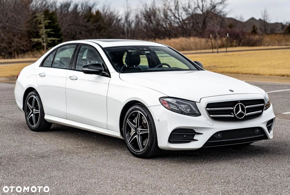 Mercedes-Benz Klasa E 300 9G-TRONIC Exclusive - 4