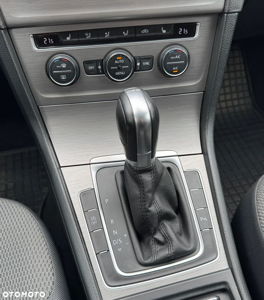 Volkswagen Golf - 19