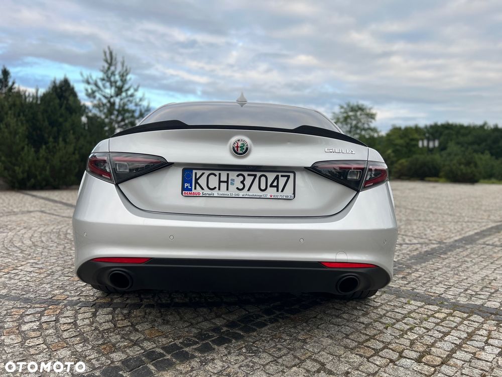 Alfa Romeo Giulia 2.0 Turbo 16V AT8 Veloce Ti - 11