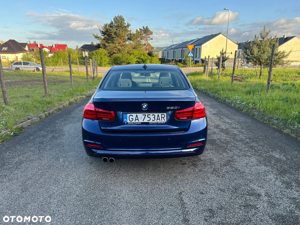 BMW Seria 3 320i Advantage - 5