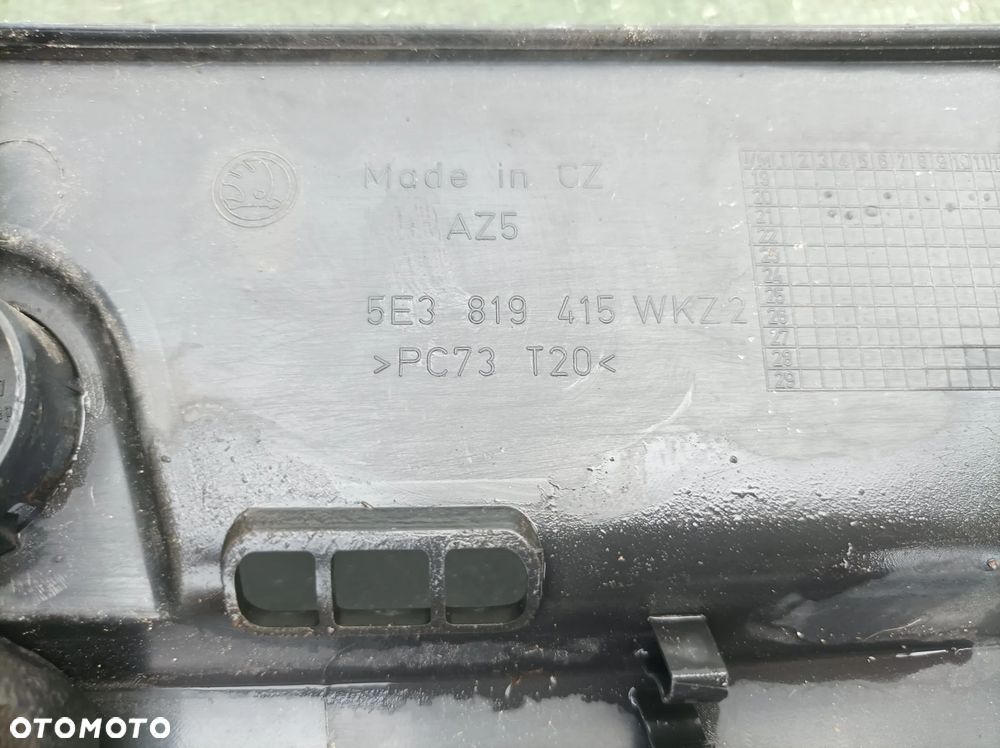 Skoda Octavia IV podszybie prawe lewe 5E3819416 5E3819415 - 4