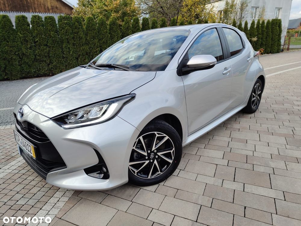 Toyota Yaris Hybrid 116 1.5 VVT-i Team Deutschland - 2