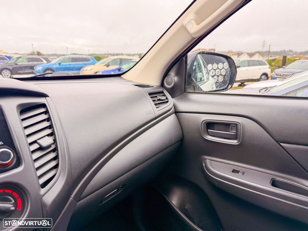 Mitsubishi L200 2.3 DI-D CD Invite 4WD - 21