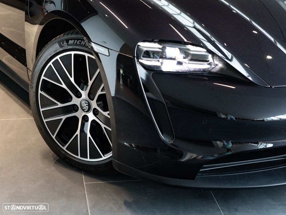 Porsche Taycan Sport Turismo - 13