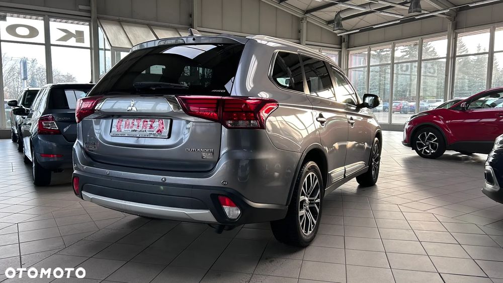 Mitsubishi Outlander 2.0 Intense Comfort 4WD CVT - 9