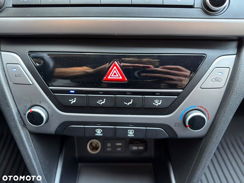 Hyundai Elantra 1.6 Classic Plus - 17