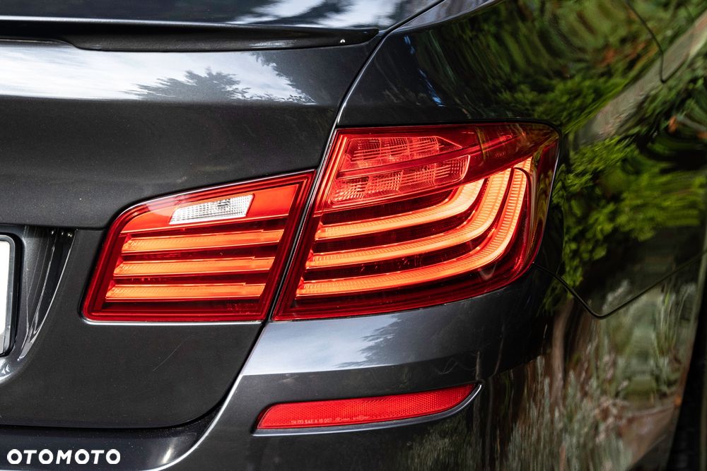 BMW Seria 5 530d xDrive - 13