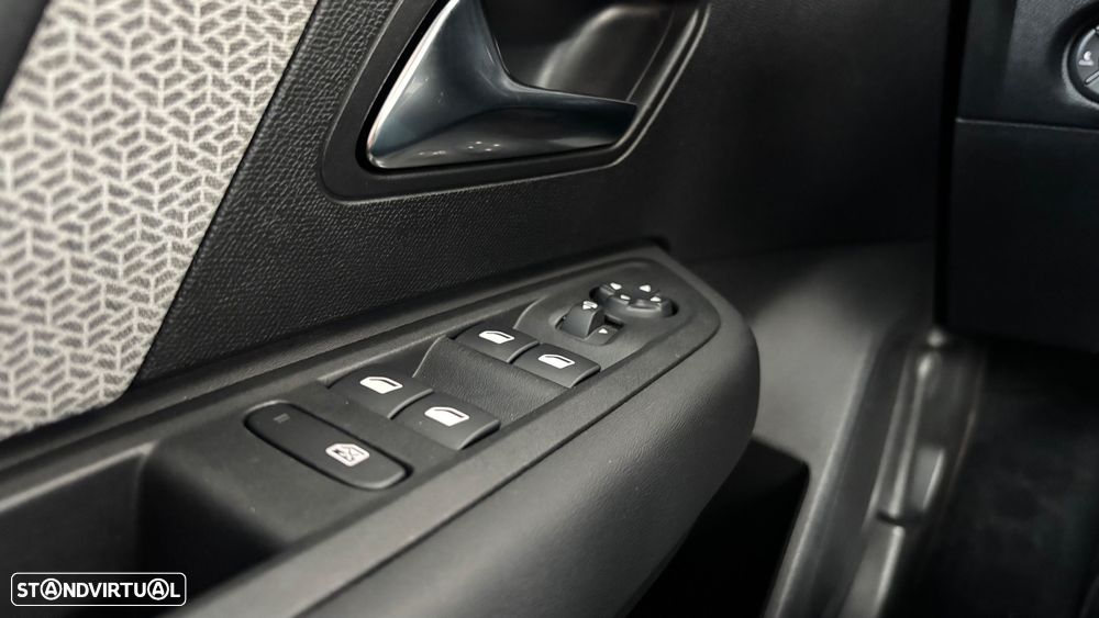 Citroën C4 PureTech 130 Stop&Start EAT8 SHINE - 12