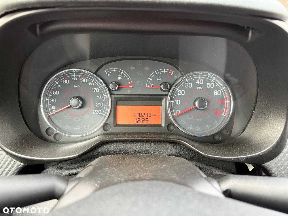 Fiat Grande Punto - 12