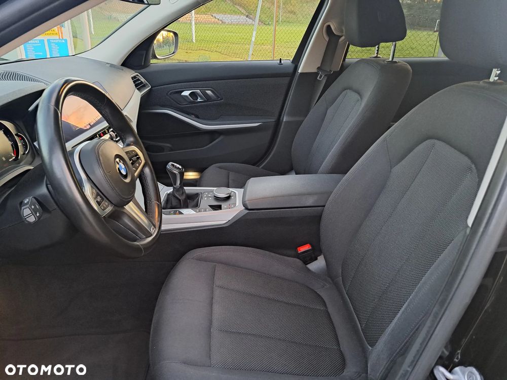 BMW Seria 3 320d - 12