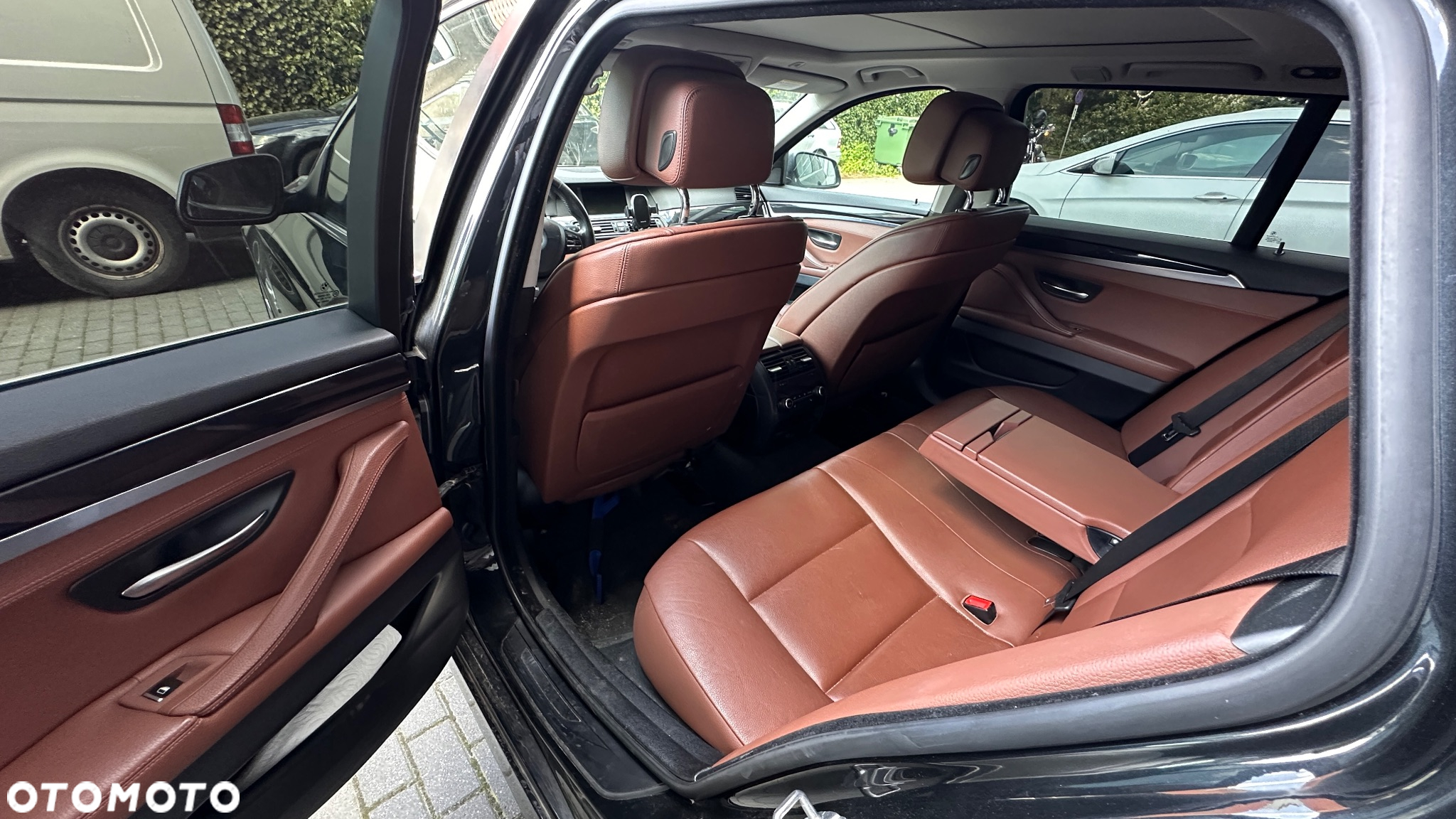 BMW Seria 5 530d xDrive Touring - 13