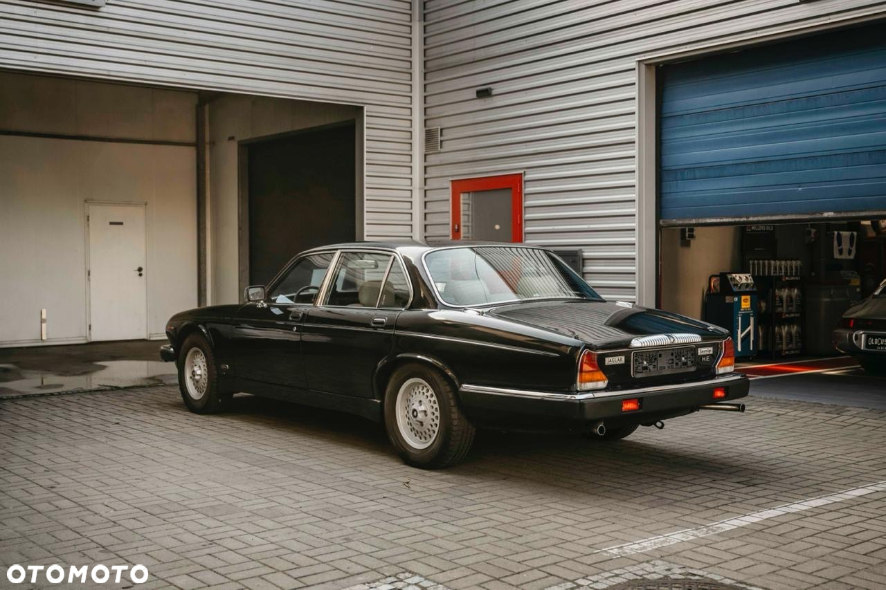 Jaguar XJ XJ12 6.0i - 9
