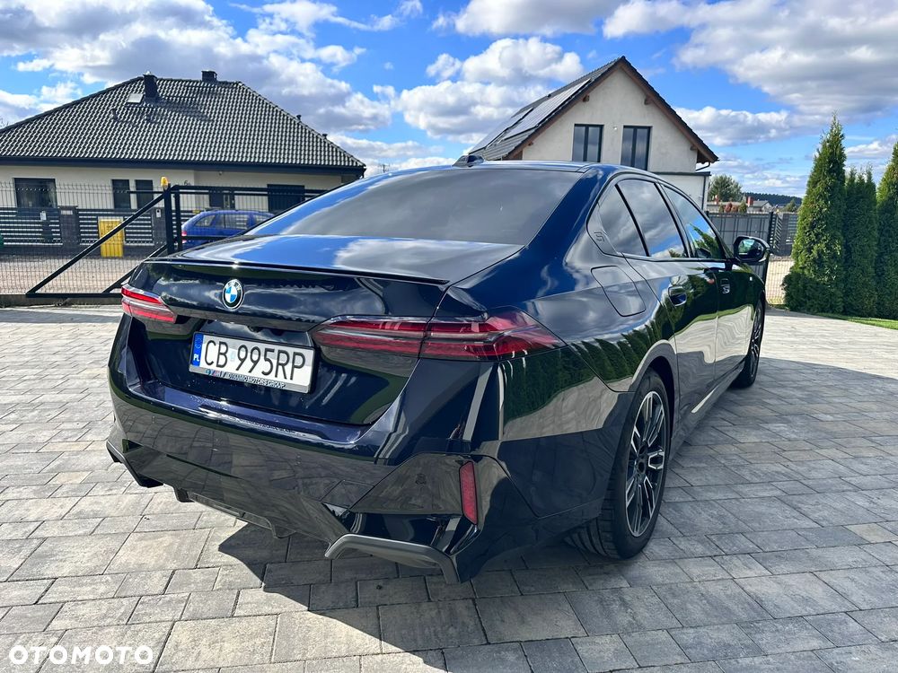 BMW Seria 5 M550i xDrive - 20