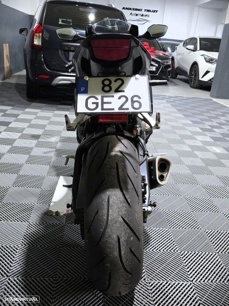 Honda CBR 1000 RR Fireblade - 9