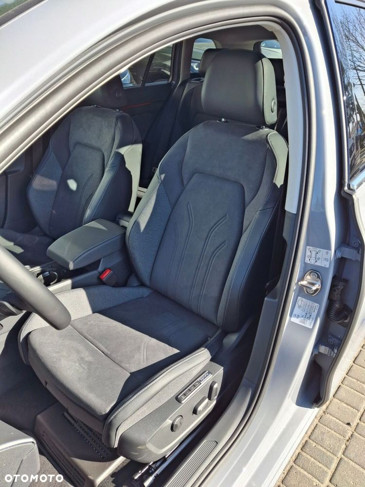 Volkswagen Golf Variant - 12