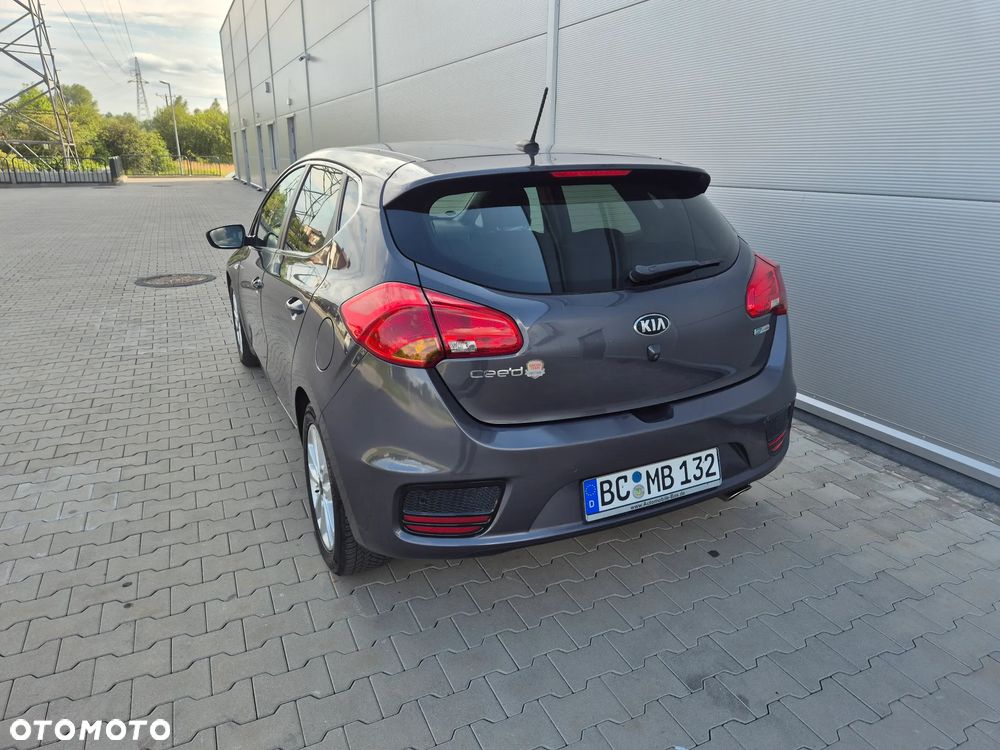 Kia Ceed 1.4 CVVT Dream Team Edition - 10