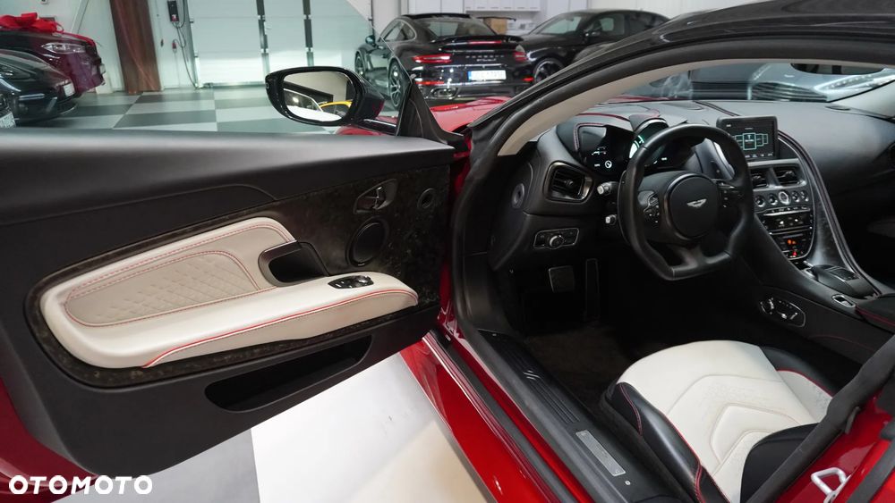 Aston Martin DBS Superleggera Standard - 5