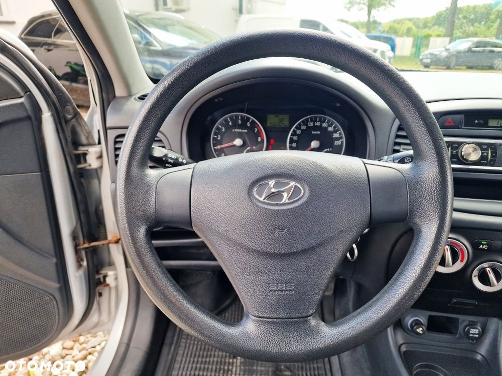 Hyundai Accent 1.6 Style A/C - 11