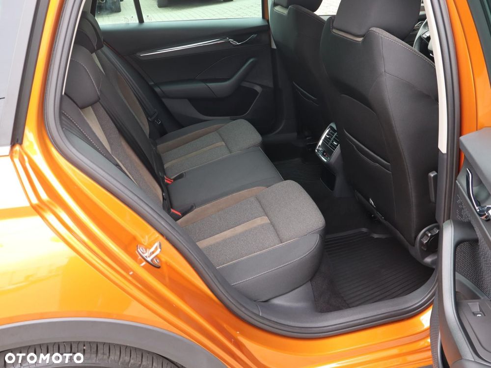 Skoda Octavia Scout 2.0 TDI 4x4 DSG - 8