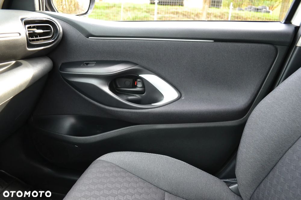 Toyota Yaris - 24