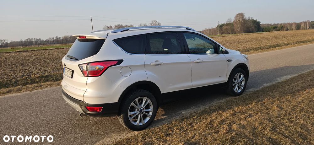 Ford Kuga 2.0 TDCi AWD Titanium - 4