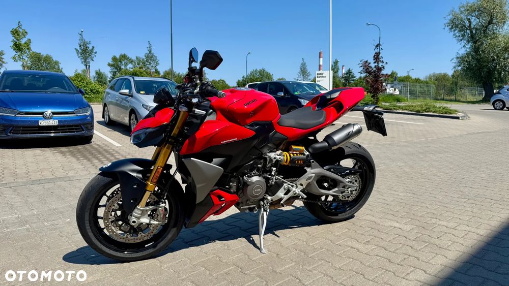Ducati Streetfighter V2 - 4