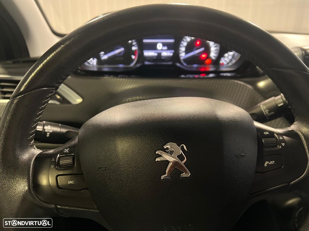 Peugeot 2008 1.2 PureTech Style - 10