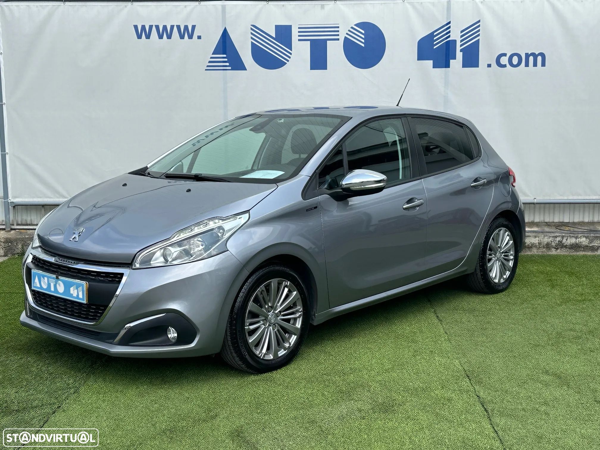 Peugeot 208 1.2 PureTech Signature - 1