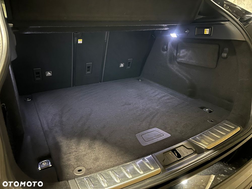 Jaguar F-Pace 2.0 i4D AWD R-Sport - 27